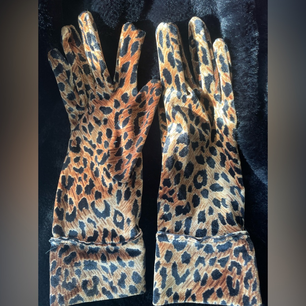 Velvet Leopard  Print / Cheetah Gloves